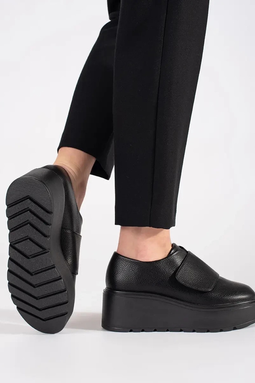 Scarpe con zeppa color nero