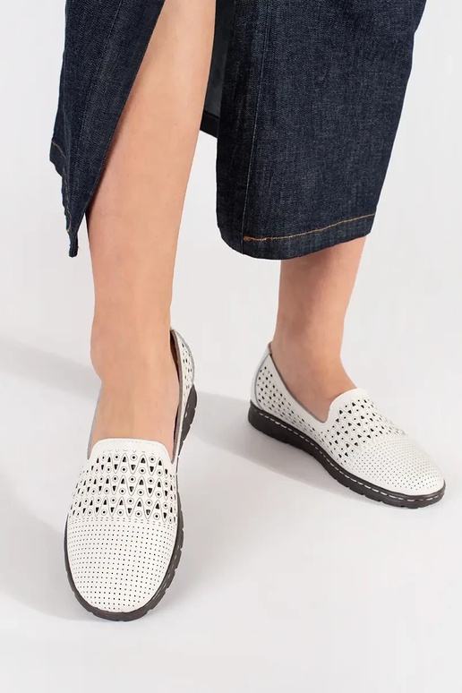 Scarpe basse traforate bianche Scarpe basse traforate bianche