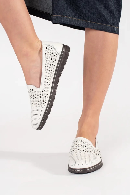 Scarpe basse traforate bianche Scarpe basse traforate bianche