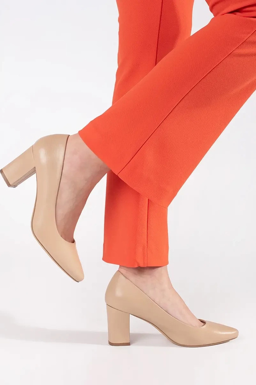 Décolleté beige con tacco