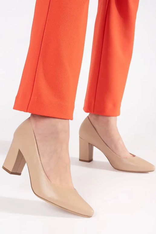 Décolleté beige con tacco