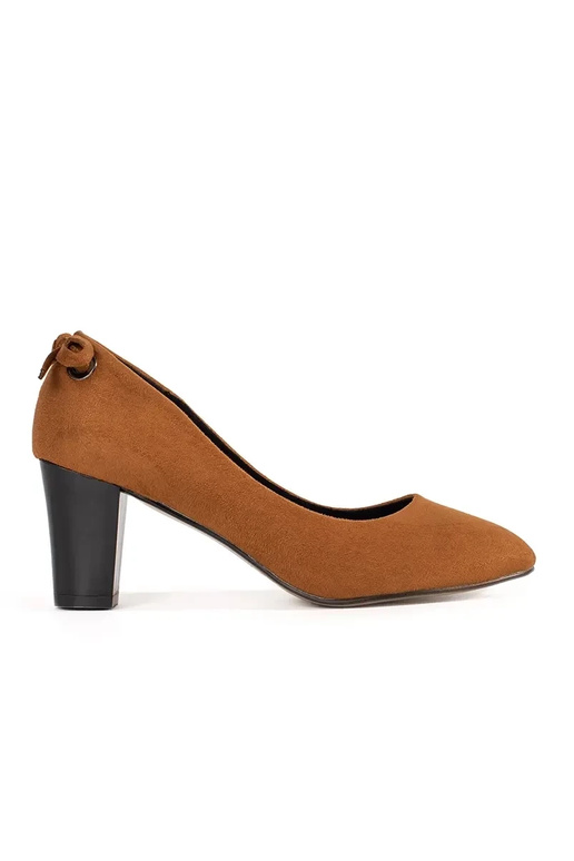 Décolleté in camoscio rosso con tacco Décolleté in camoscio rosso con tacco