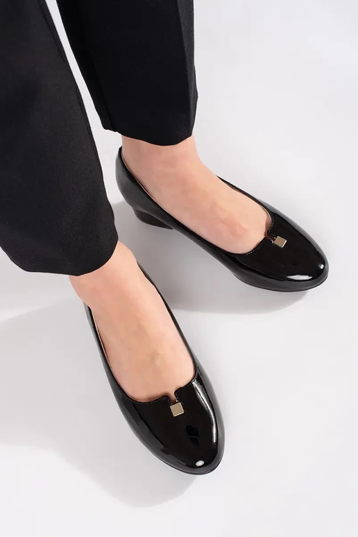 Décolleté nere con effetto vernice e...