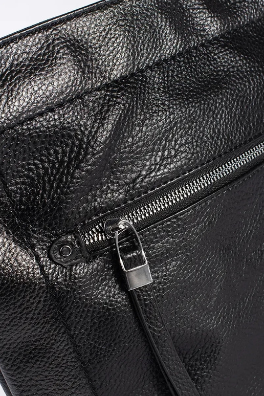 Borsa nera con tracolla regolabile