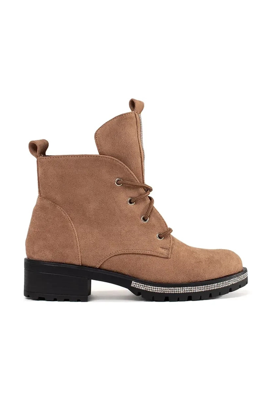 Scarpe color sabbia con lacci