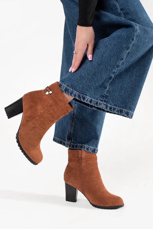 Stivaletti marroni in camoscio