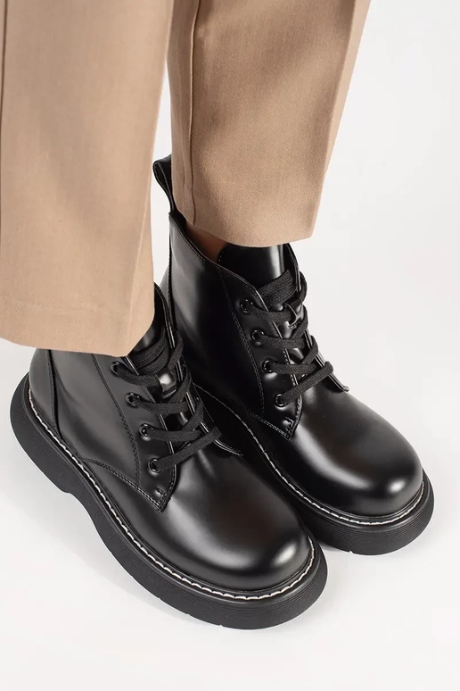 Scarpe nere con plateau