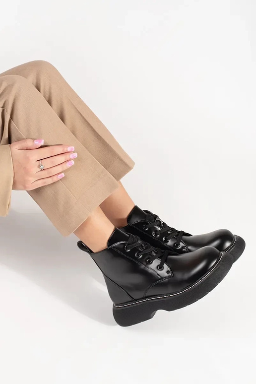 Scarpe nere con plateau