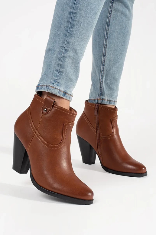 Scarpe marroni con tacco alto