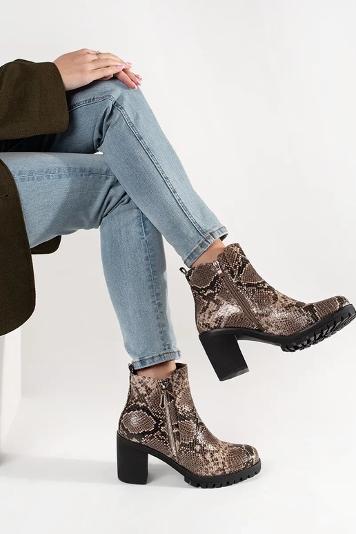 Scarpe con tacco e stampa leopardata