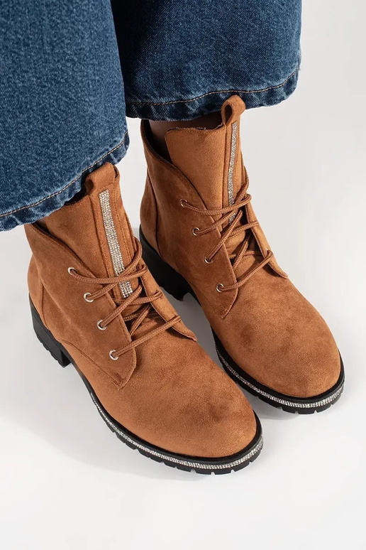 Scarpe marroni con lacci