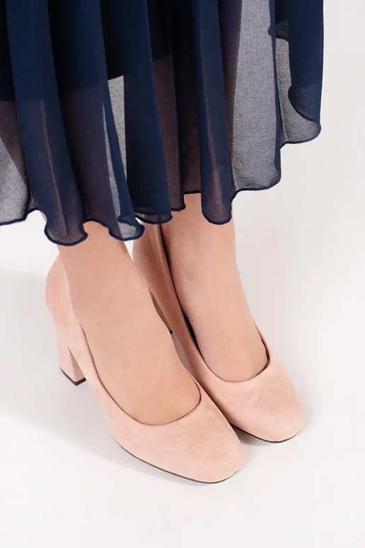 Décolleté in camoscio color sabbia