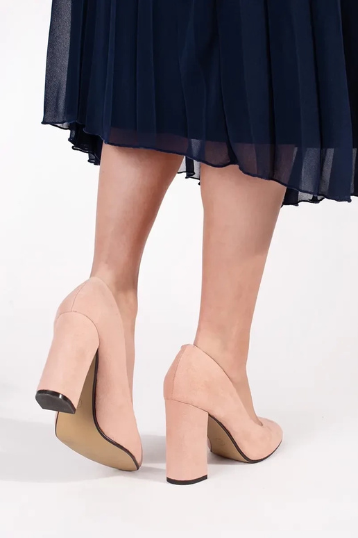 Décolleté in camoscio color sabbia