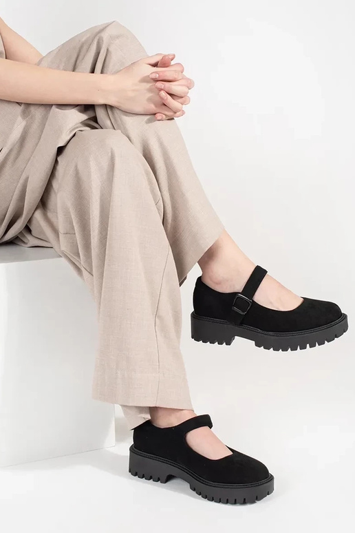 Stivaletti neri con platform in suede Stivaletti neri con platform in suede