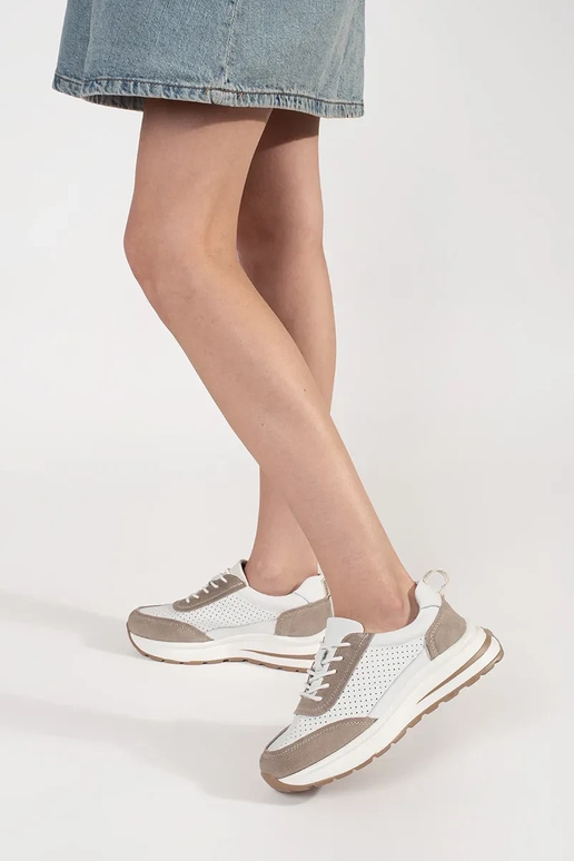 Scarpe sportive in pelle traforata...