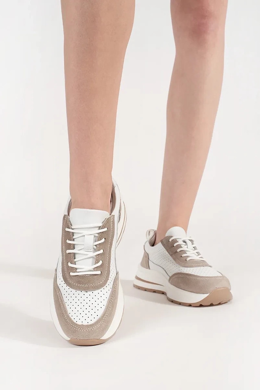 Scarpe sportive in pelle traforata...