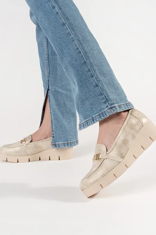 Mocassini con zeppa e catena color oro