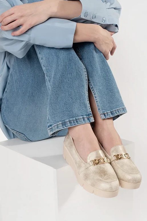 Mocassini con zeppa e catena color oro