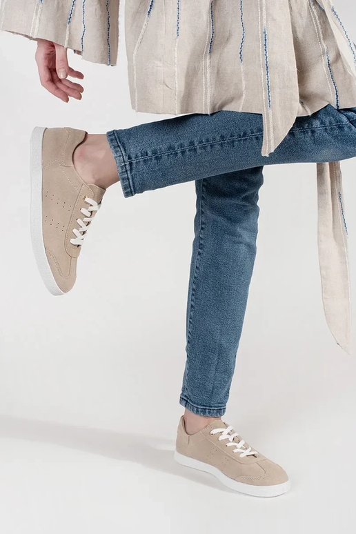 Scarpe da ginnastica color sabbia in... Scarpe da ginnastica color sabbia in...