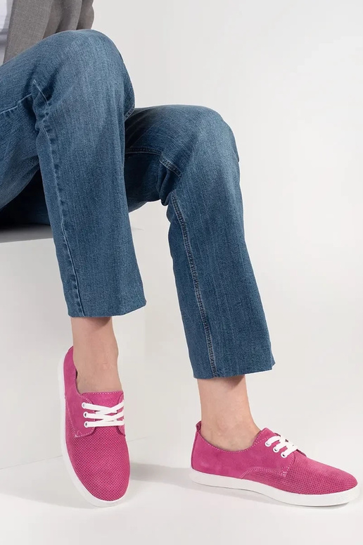 Scarpe traforate in pelle naturale...