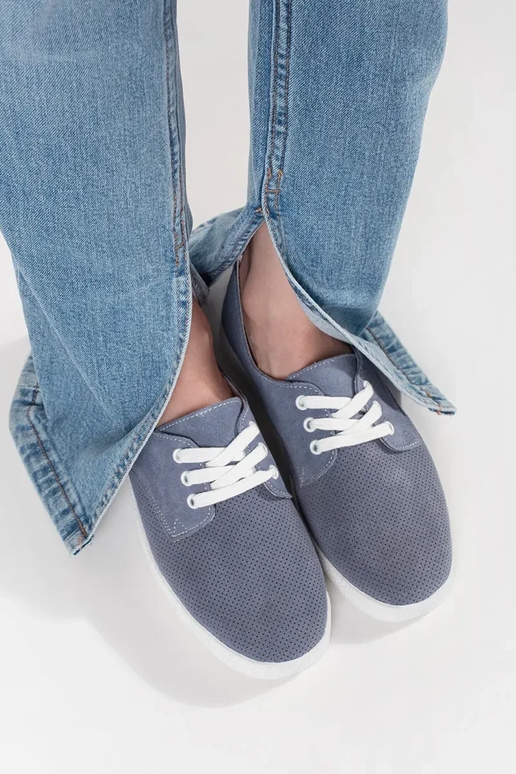 Scarpe traforate in pelle naturale blu