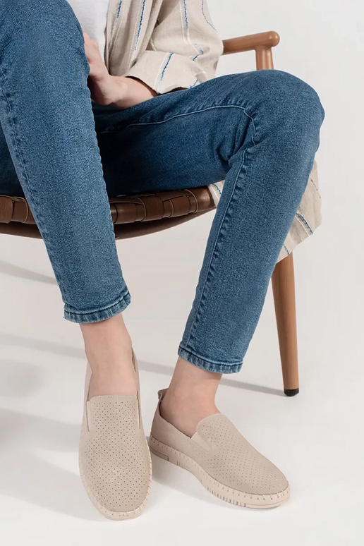 Mocassini color sabbia in pelle leggera Mocassini color sabbia in pelle leggera