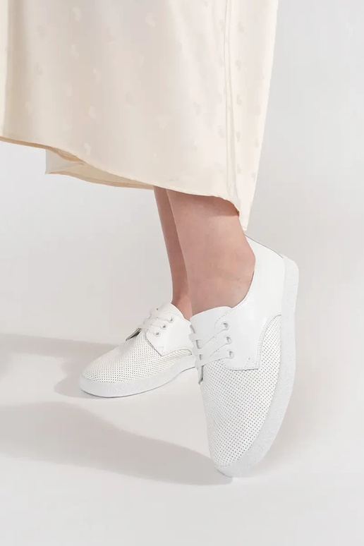 Scarpe sportive traforate in pelle...