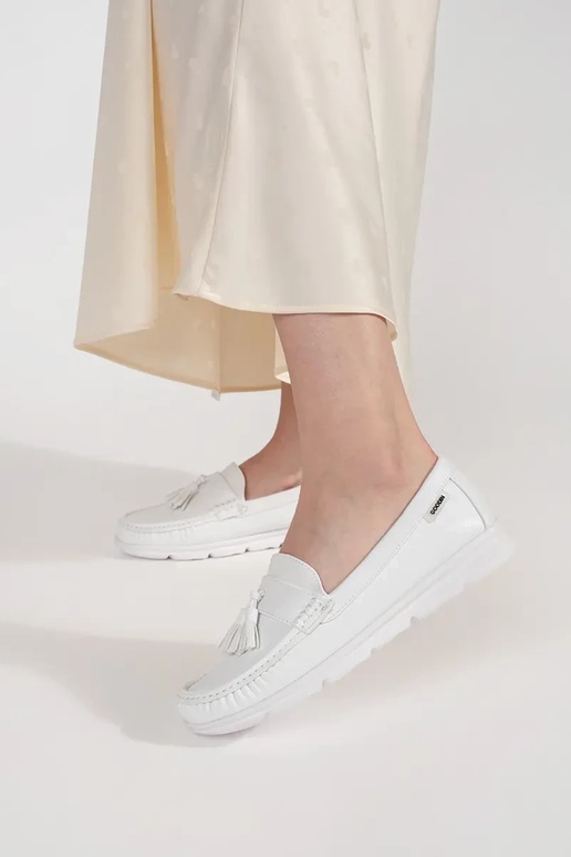 Mocassini bianchi con frange su basso...