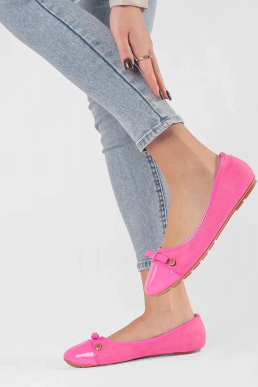 Ballerine rosa in vernice con punta a... Ballerine rosa in vernice con punta a...