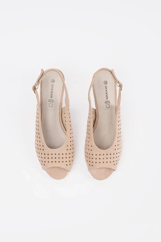 Sandali color sabbia a tacco basso