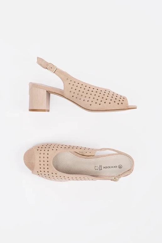 Sandali color sabbia a tacco basso