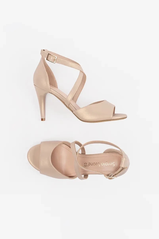 Sandali bianchi comodi a zeppa