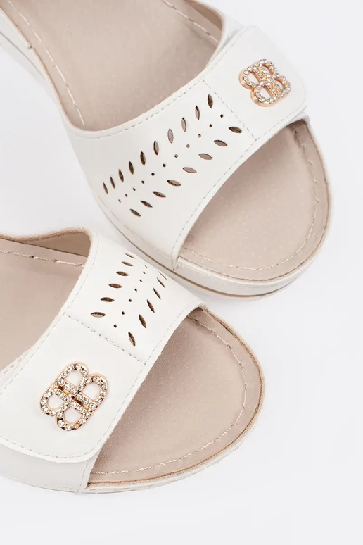 Sandali bianchi a zeppa con tallone...