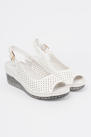 Sandali traforati bianchi 2