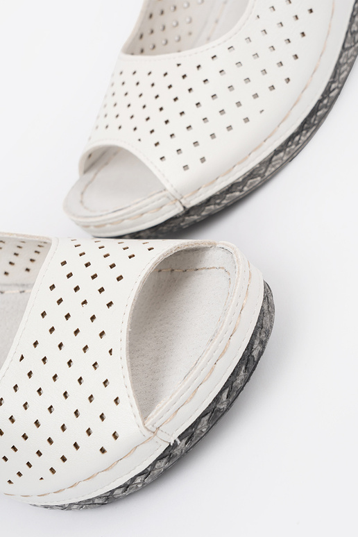 Sandali traforati bianchi Sandali traforati bianchi