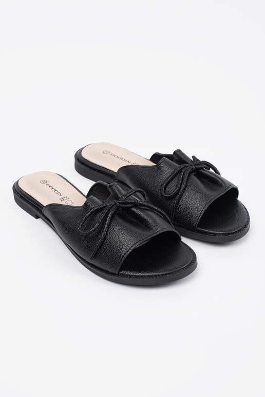 Ciabatte nere con fiocco