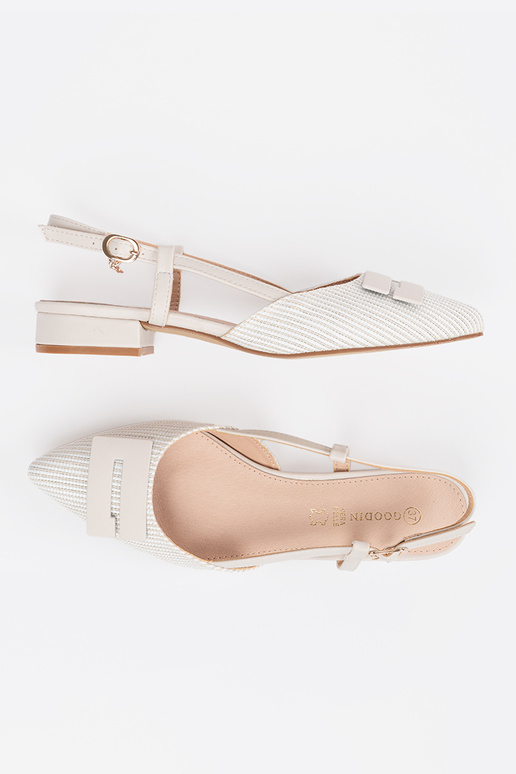 Sandali bianchi con tacco aperto