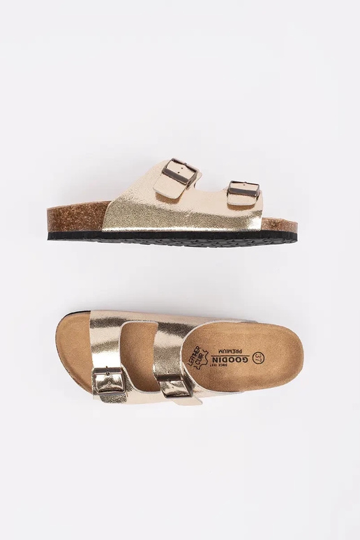 Ciabatte dorate a pianta piatta