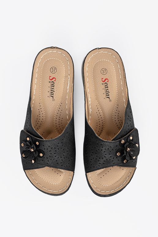 Pantofole da donna con fiori... Pantofole da donna con fiori...