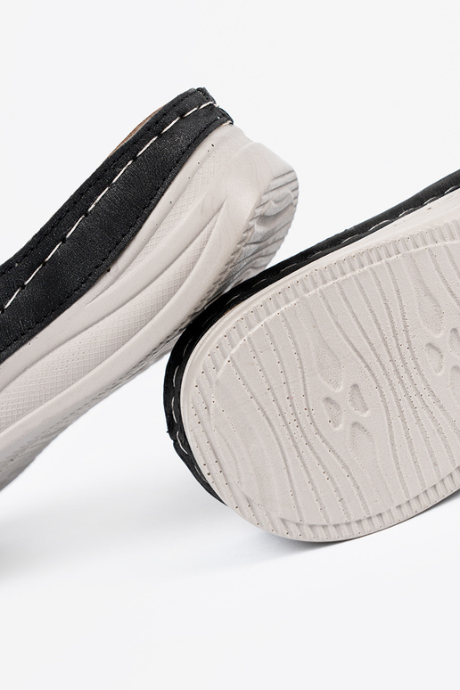 Pantofole da donna con fiori... Pantofole da donna con fiori...