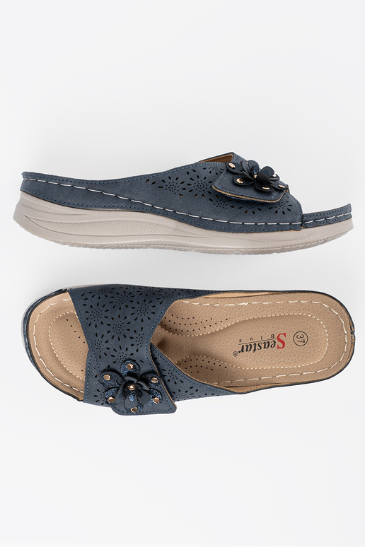 Pantofole da donna con fiori... Pantofole da donna con fiori...