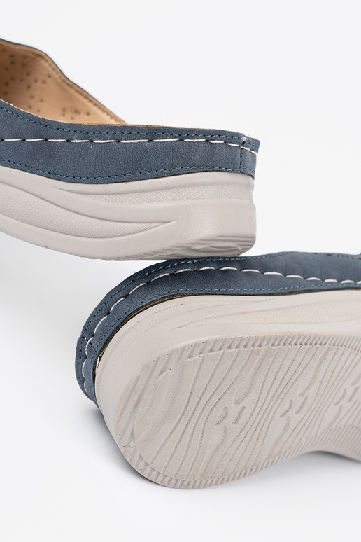 Pantofole da donna con fiori... Pantofole da donna con fiori...