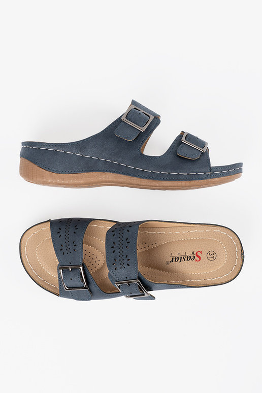 Sandali su bassa piattaforma con... Sandali su bassa piattaforma con...