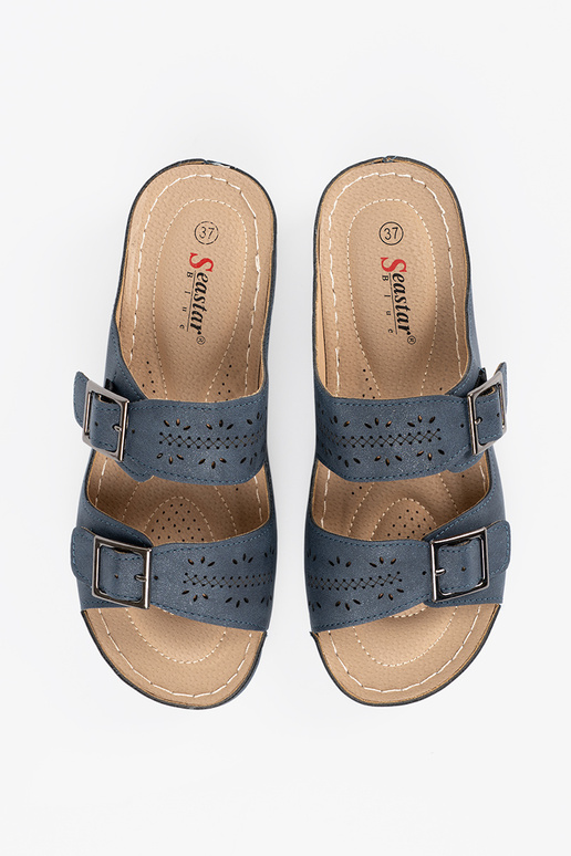 Sandali su bassa piattaforma con... Sandali su bassa piattaforma con...