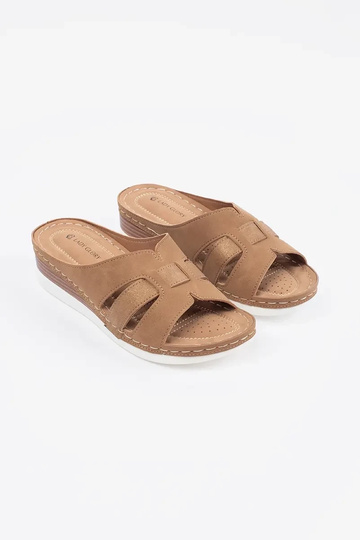 Pantofole comode con zeppa... 2