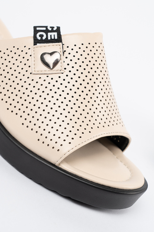 Pantofole da donna con piattaforma...