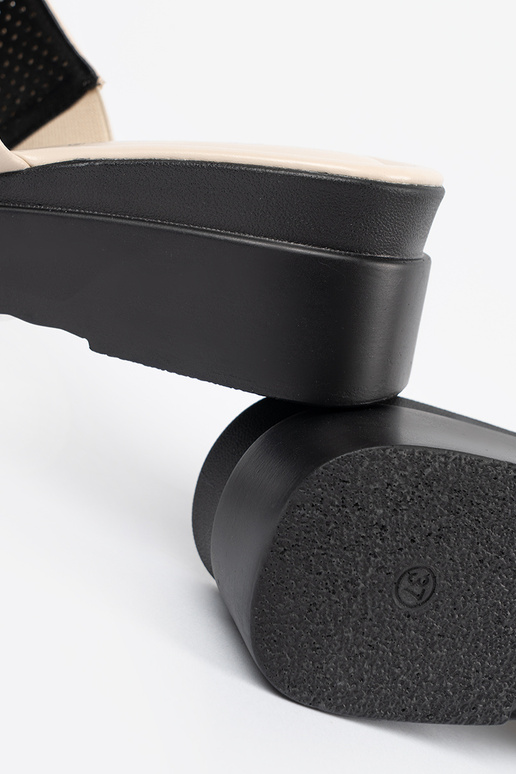 Pantofole da donna con piattaforma...