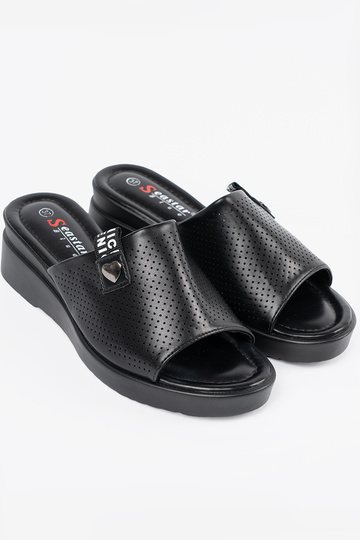 Pantofole traforate con... 2