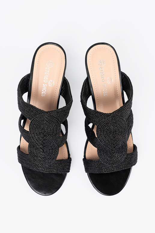 Sandali intrecciati neri con tacco alto