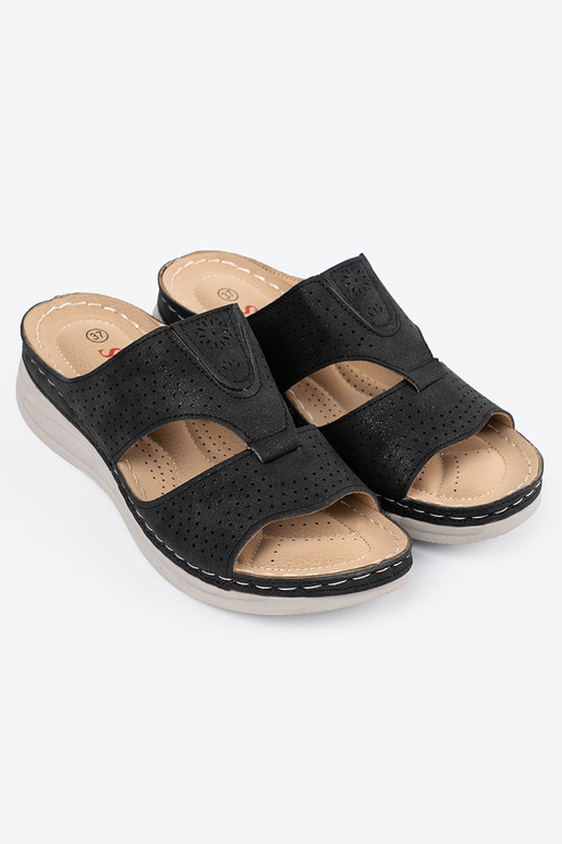 Pantofole comode con attrezzature nere